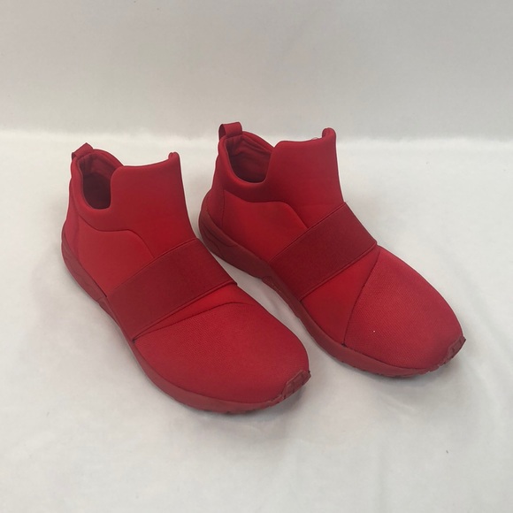Steve Madden Shoes - Steve Madden Stylish Sneakers